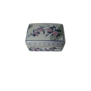 Blue White Chinese Porcelain Ceramic Pink Lidded Trinket Tooth Fairy Box